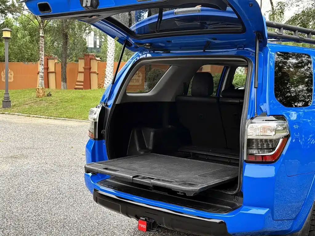 Toyota 4Runner — миниатюра 13