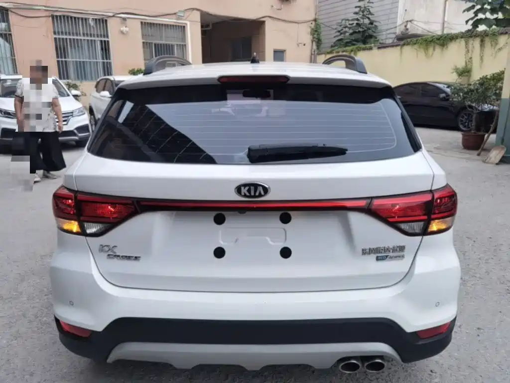 Kia KX Cross — миниатюра 6