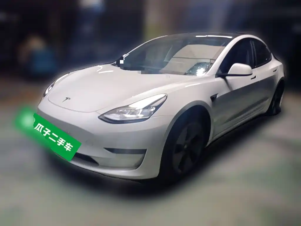Tesla Model 3 — миниатюра 2