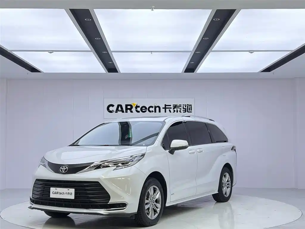 Toyota Sienna 2024