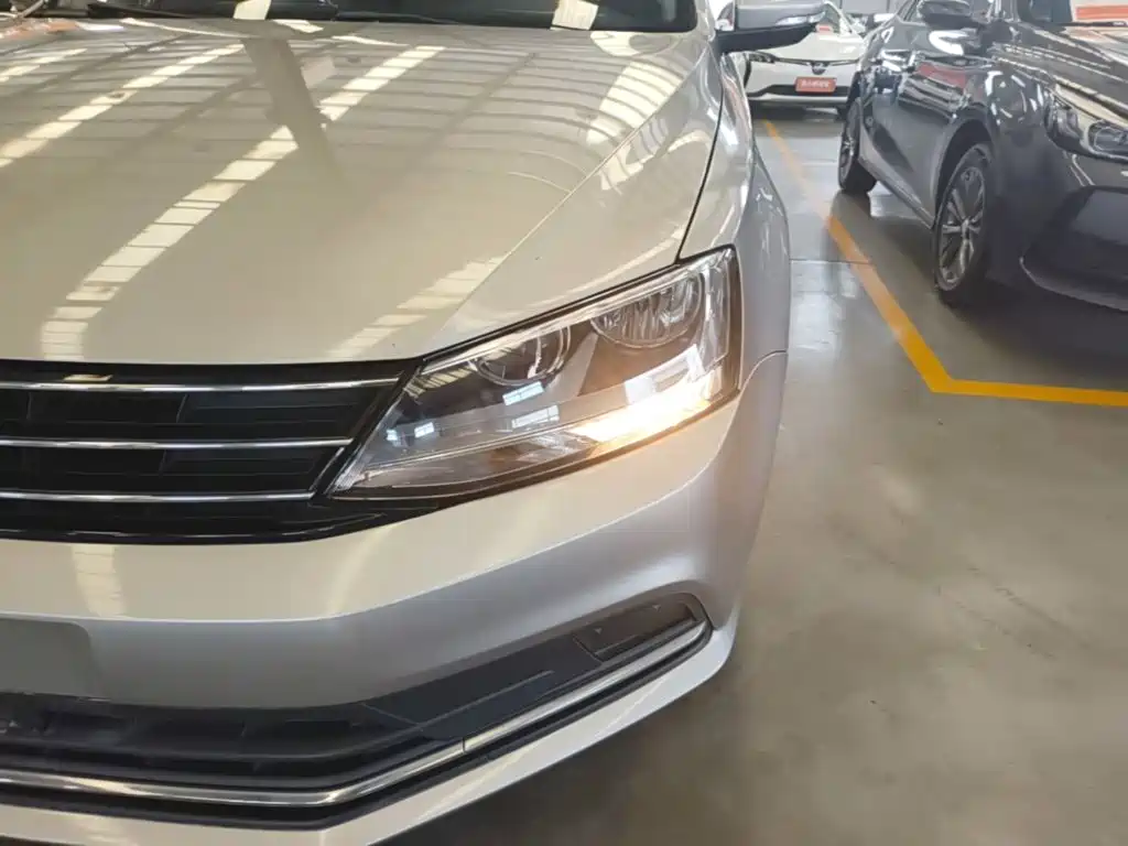 Volkswagen Sagitar — миниатюра 24