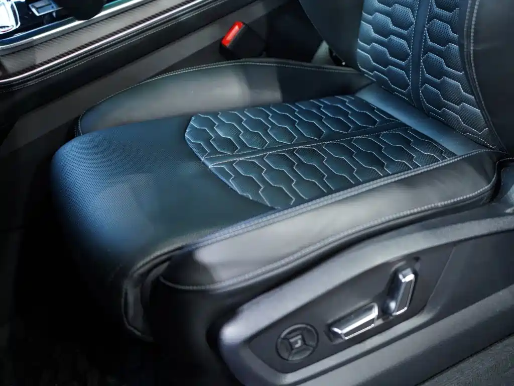 Audi RS Q8 — миниатюра 14