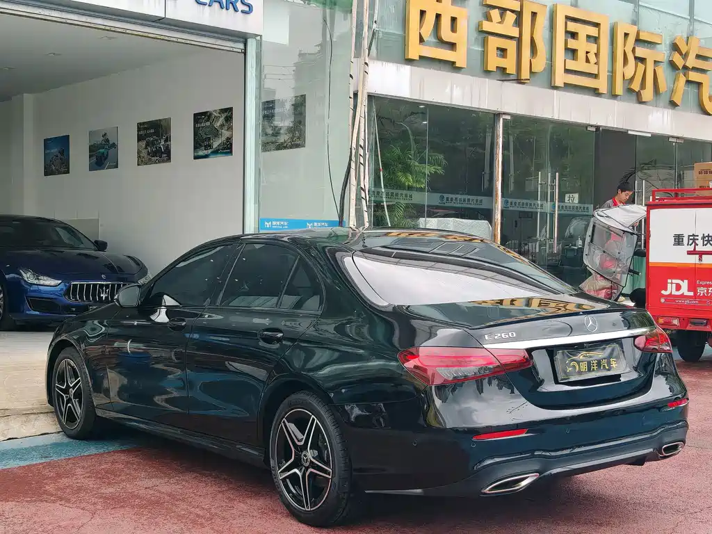 Mercedes-Benz E-Class (Import) — миниатюра 8