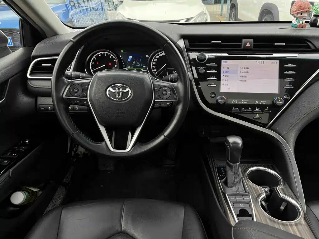 TOYOTA CAMRY