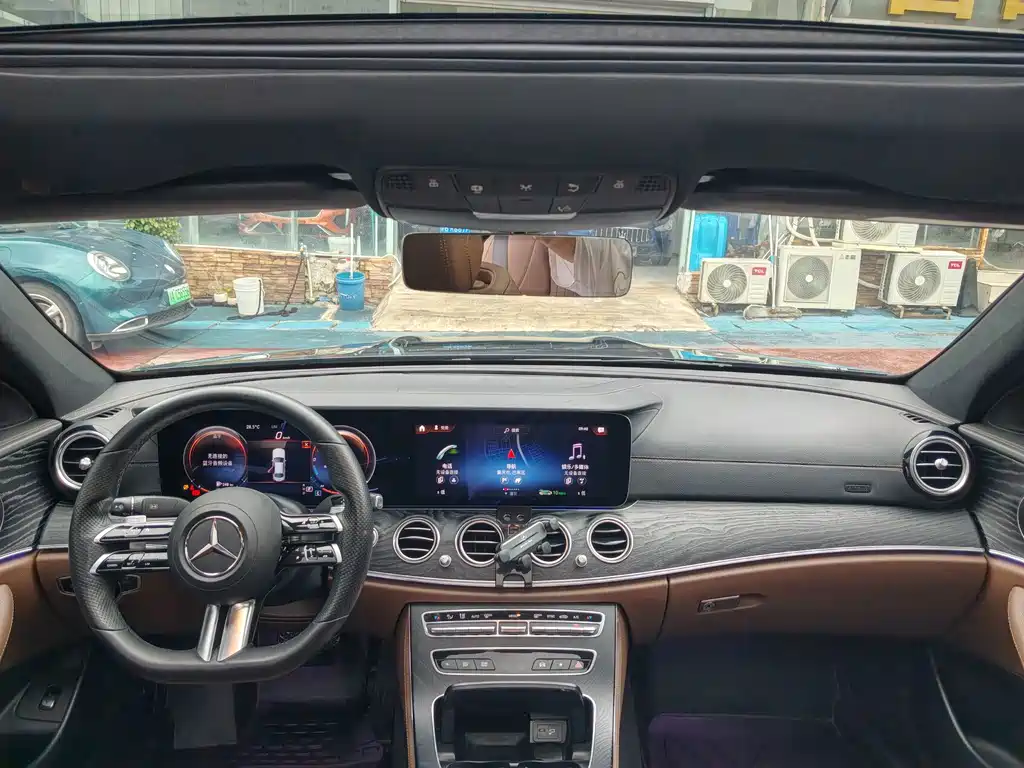 Mercedes-Benz E-Class (Import) — миниатюра 9