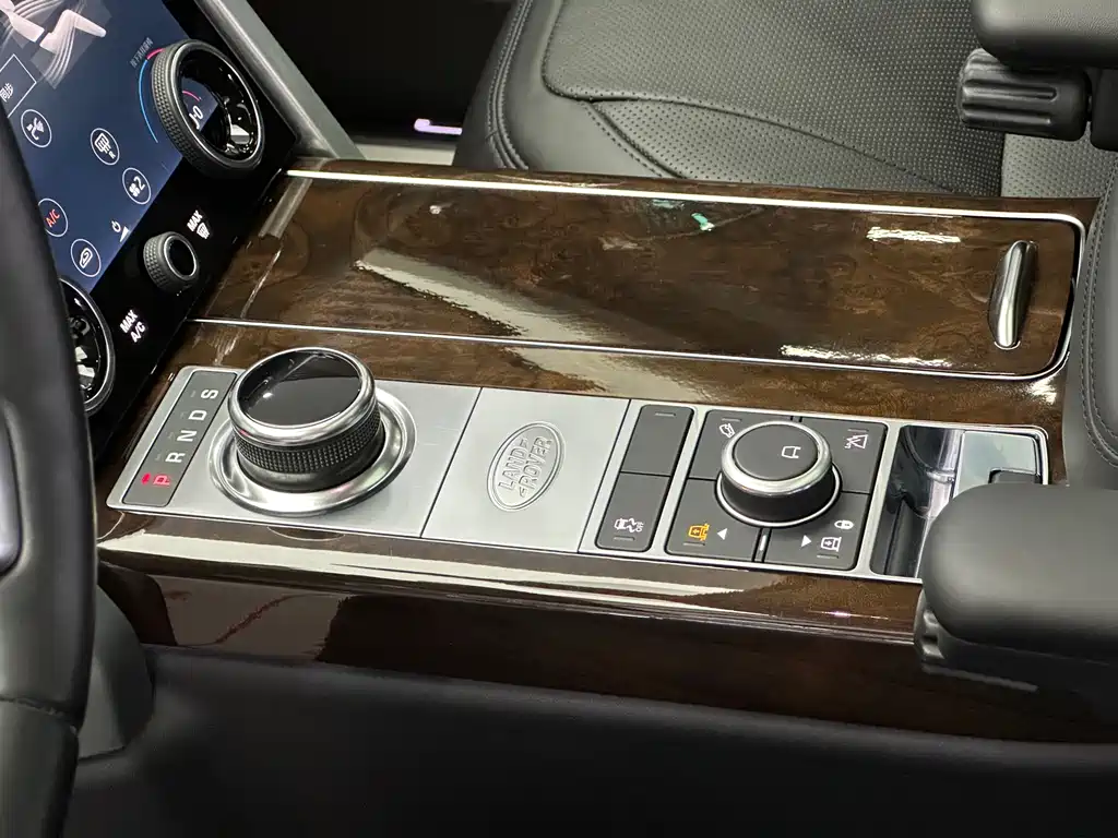 Land Rover Range Rover — миниатюра 12