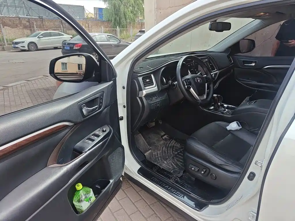 Toyota Highlander — миниатюра 17