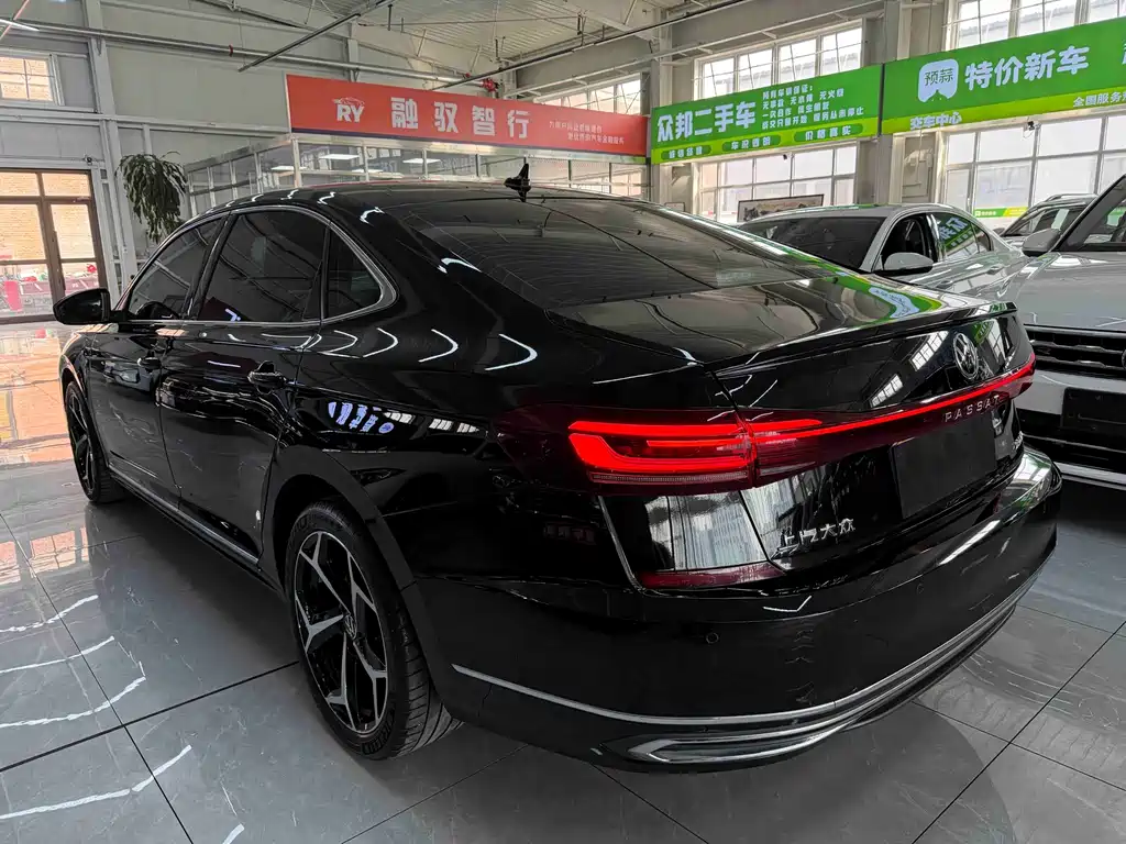 Volkswagen Passat 2022 280TSI Elite