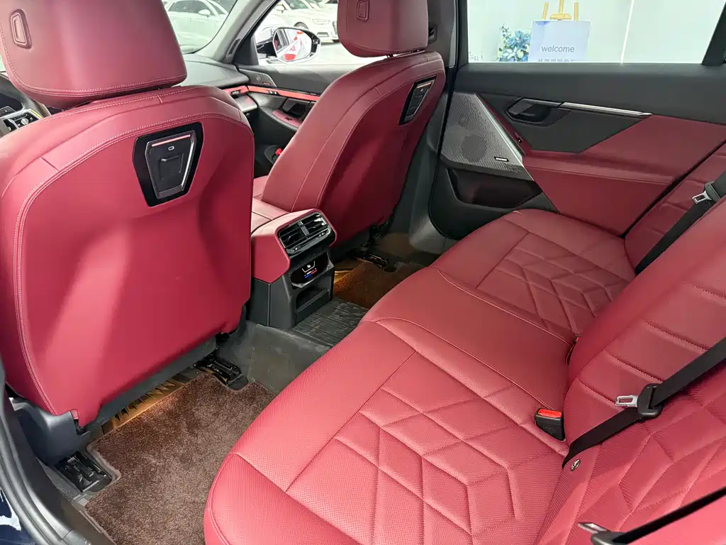 BMW 5 Series — миниатюра 11