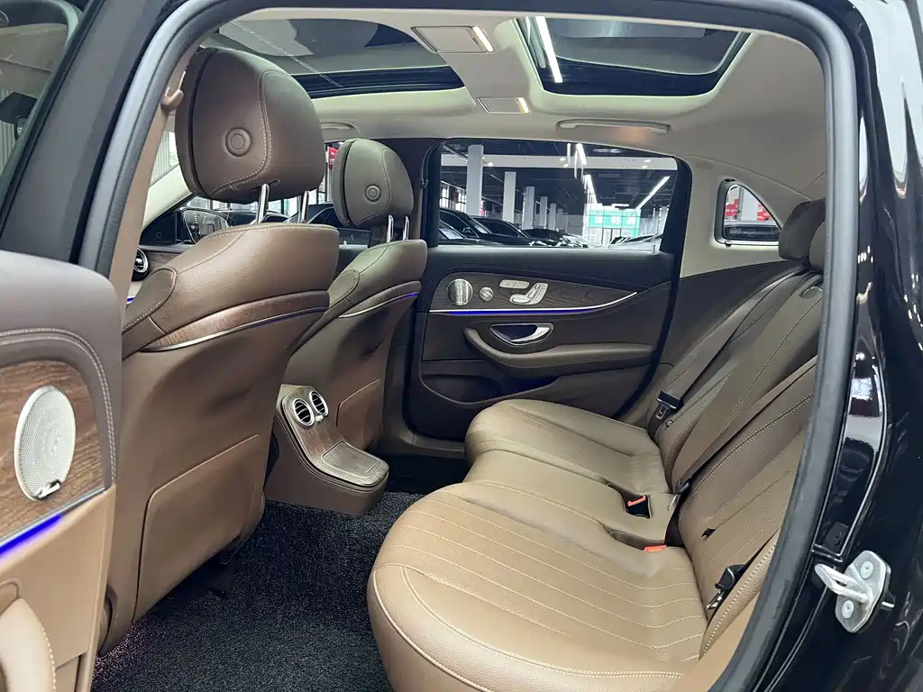 Mercedes-Benz E-Class — миниатюра 14