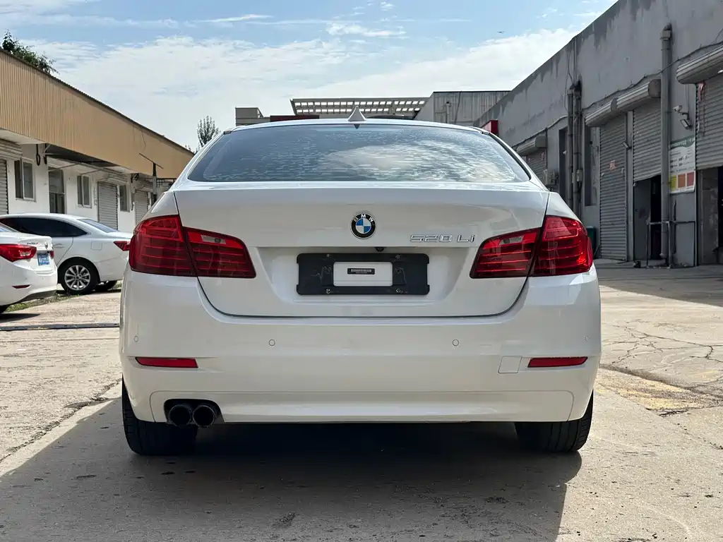 BMW 5 Series — миниатюра 3