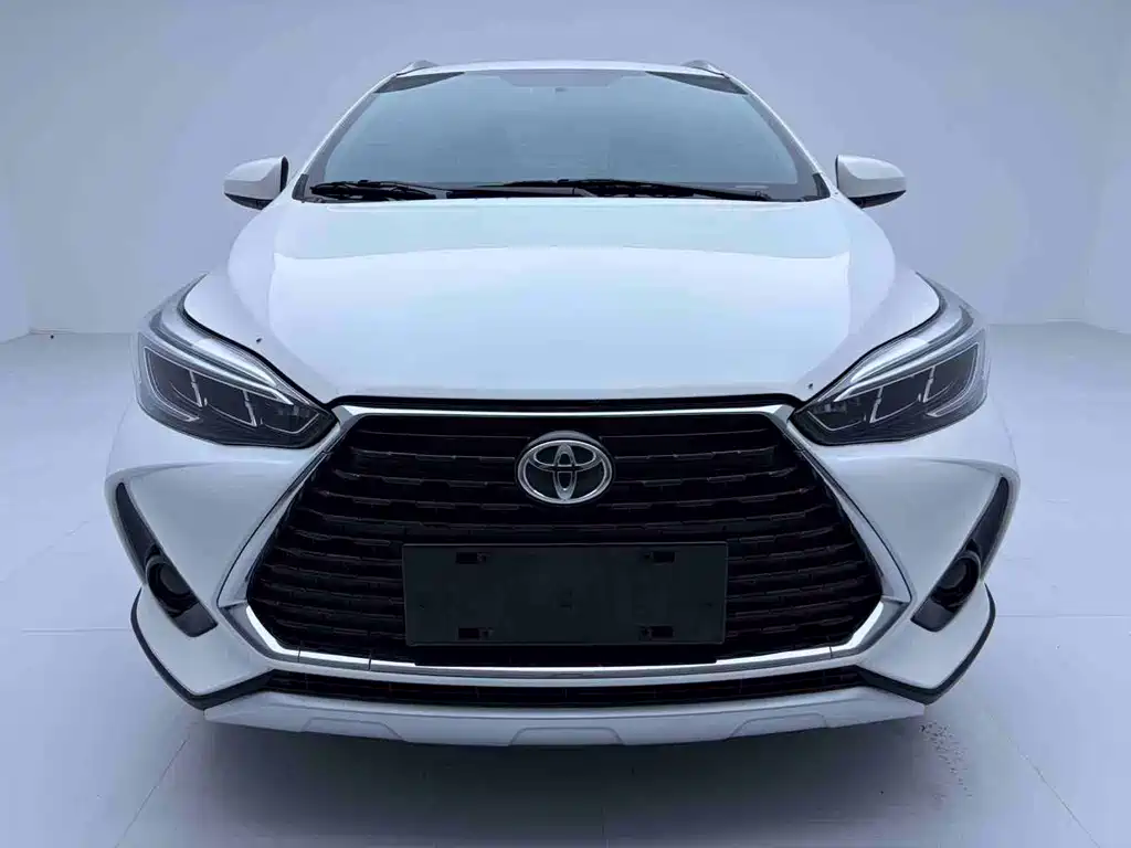 Toyota Yaris L — миниатюра 2