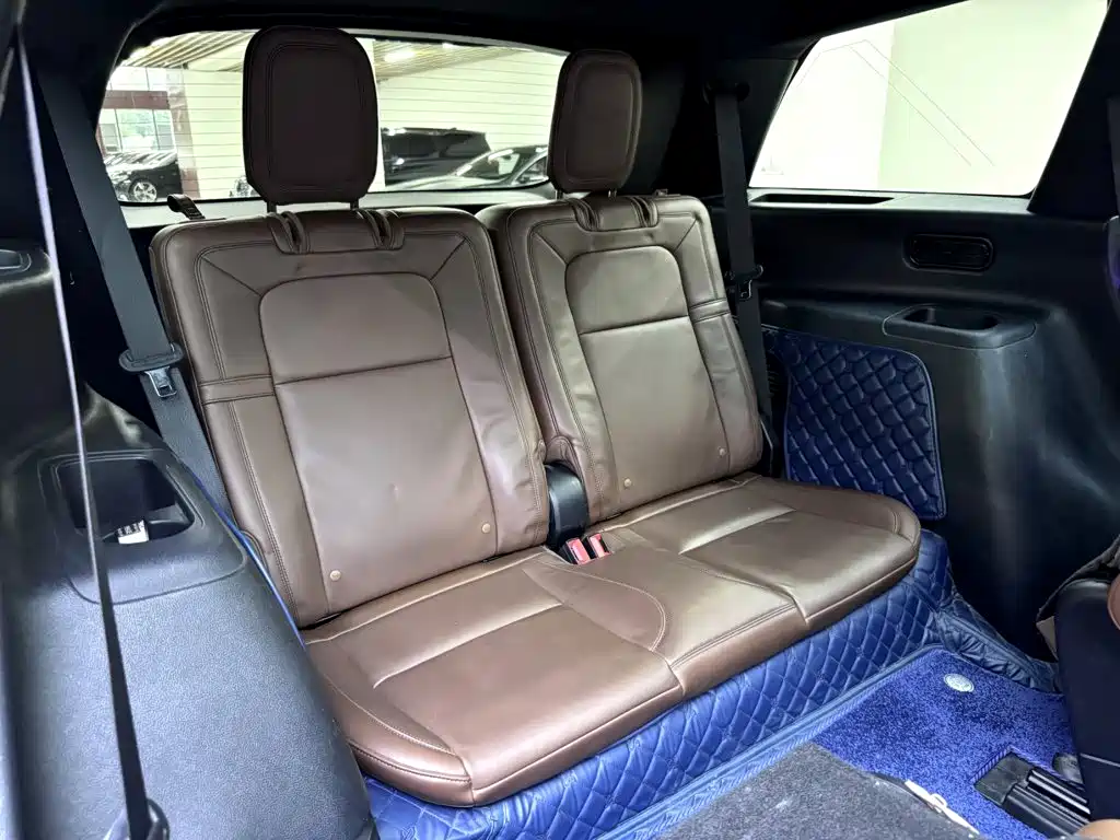 Lincoln Aviator — миниатюра 13