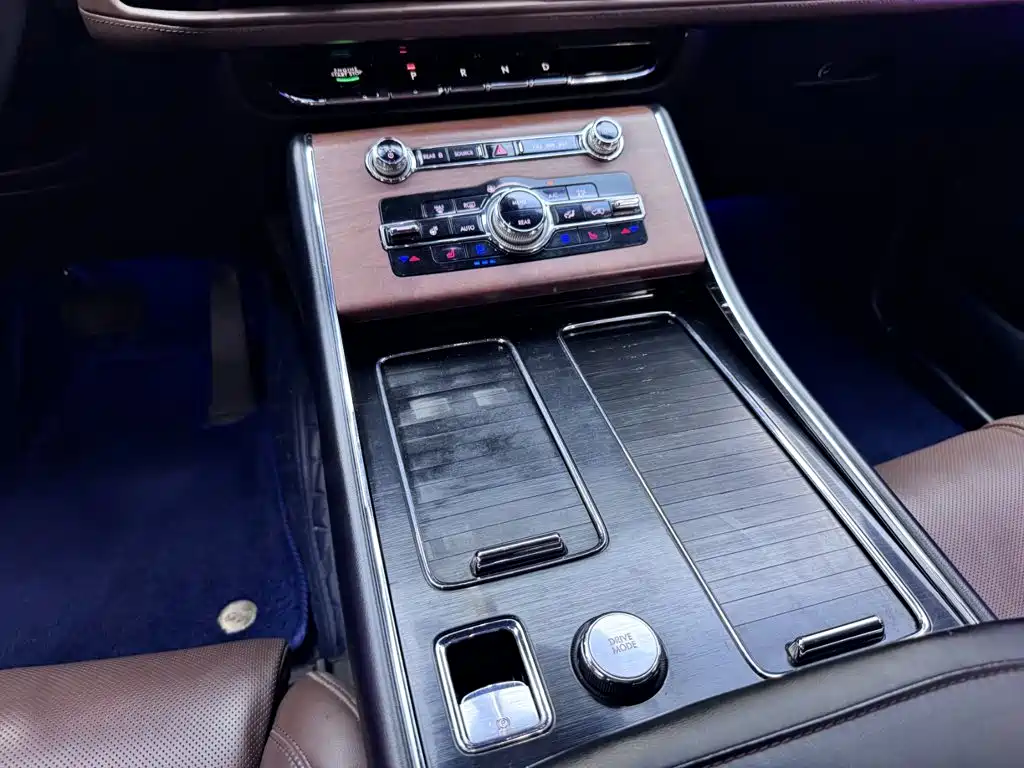 Lincoln Aviator — миниатюра 16