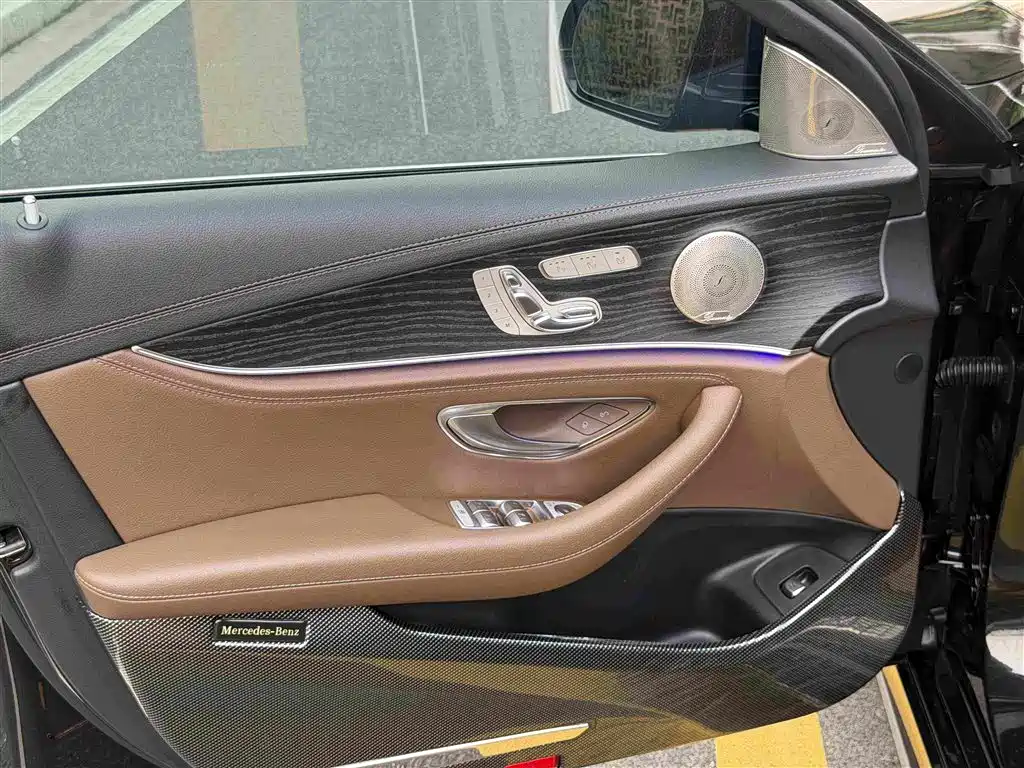 Mercedes-Benz E-Class — миниатюра 12
