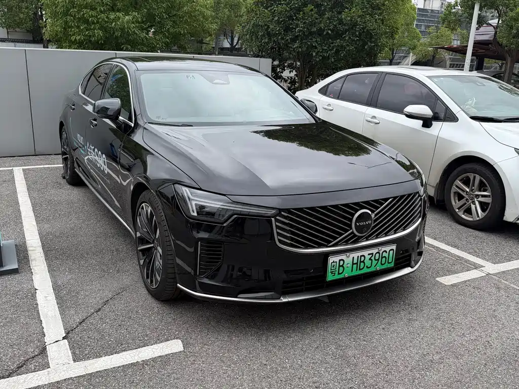 Volvo S90 PHEV — миниатюра 3