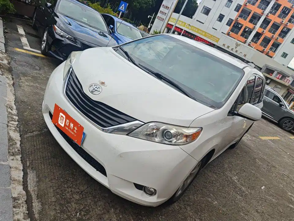 Toyota Sienna