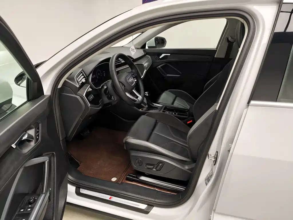 Audi Q3 Sportback — миниатюра 13