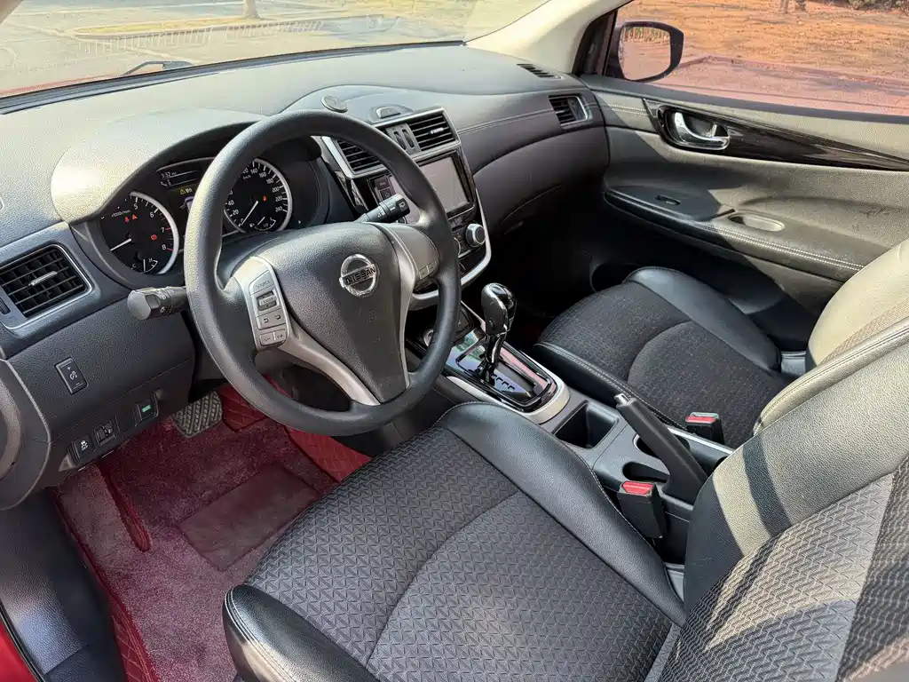 Nissan Tiida — миниатюра 4