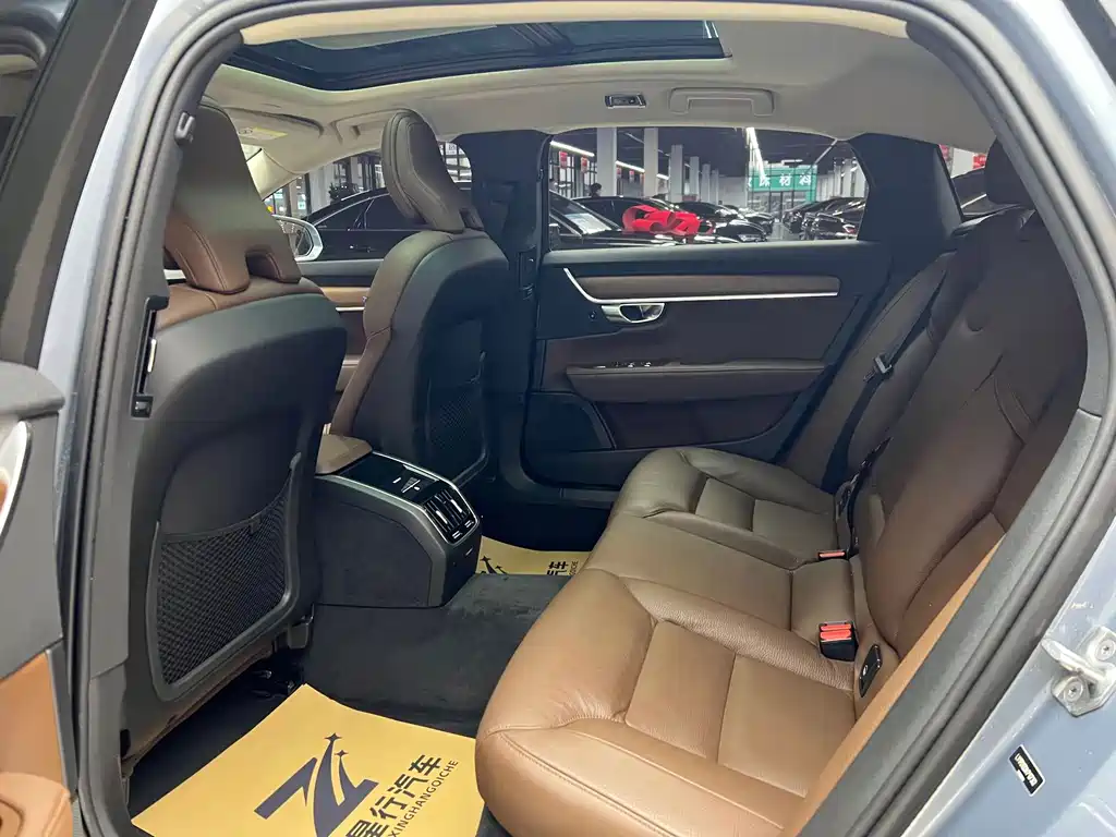 Volvo S90 — миниатюра 21