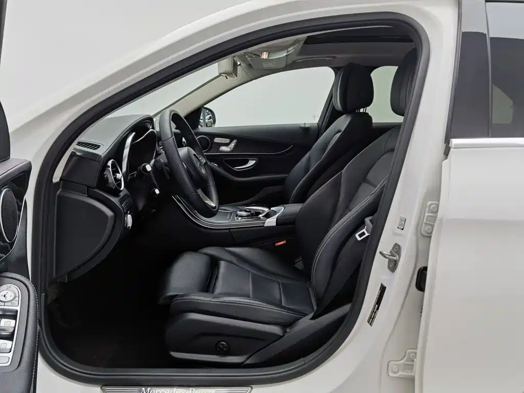 Mercedes-Benz C-Class — миниатюра 10