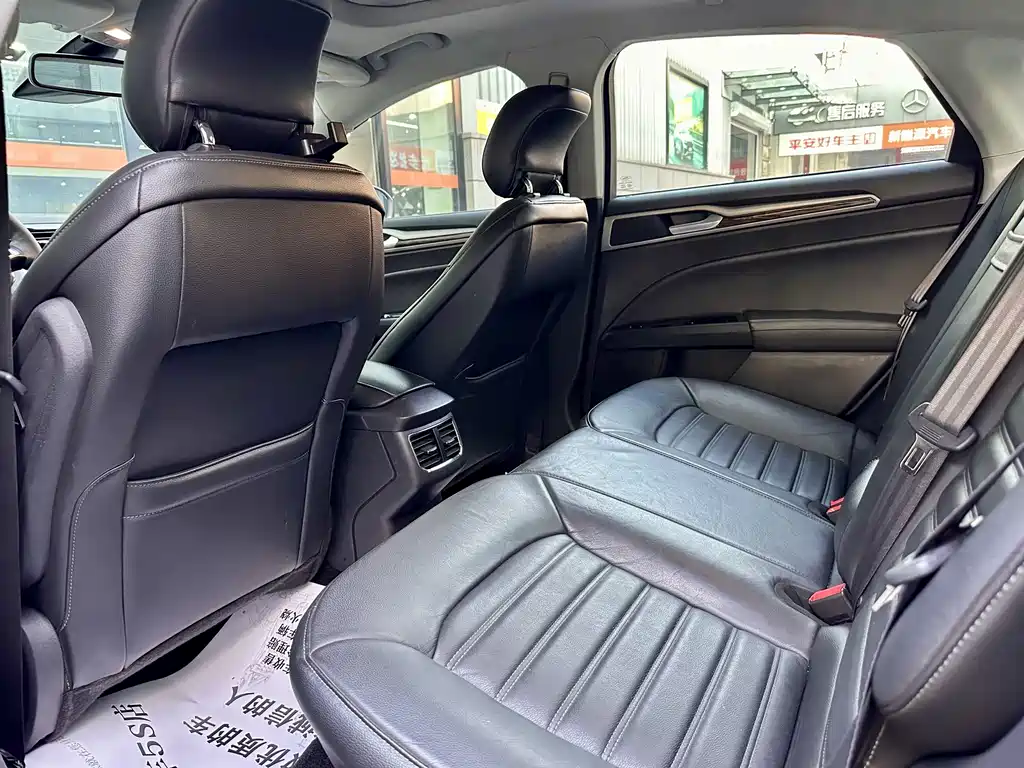 Ford Mondeo — миниатюра 12