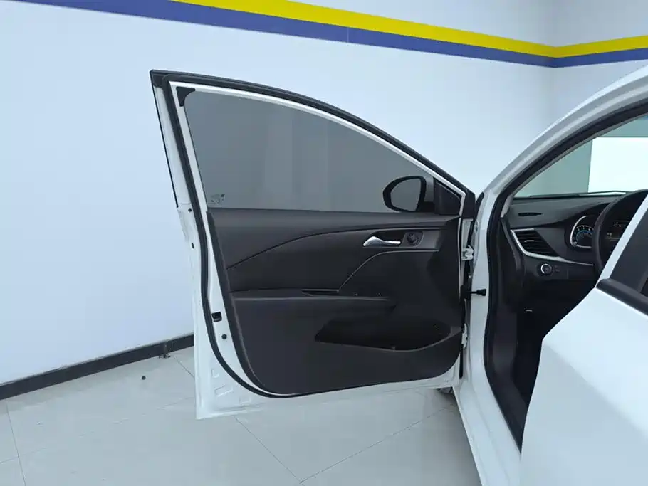 Chevrolet Cavalier — миниатюра 7