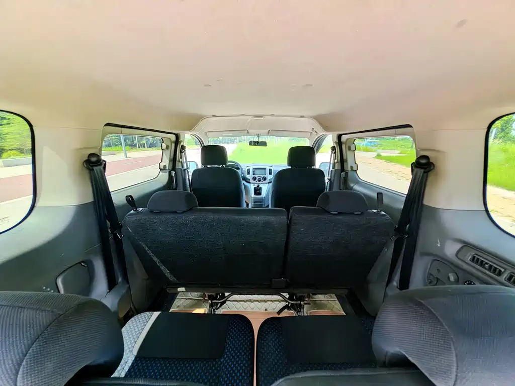 Nissan NV200 — миниатюра 12