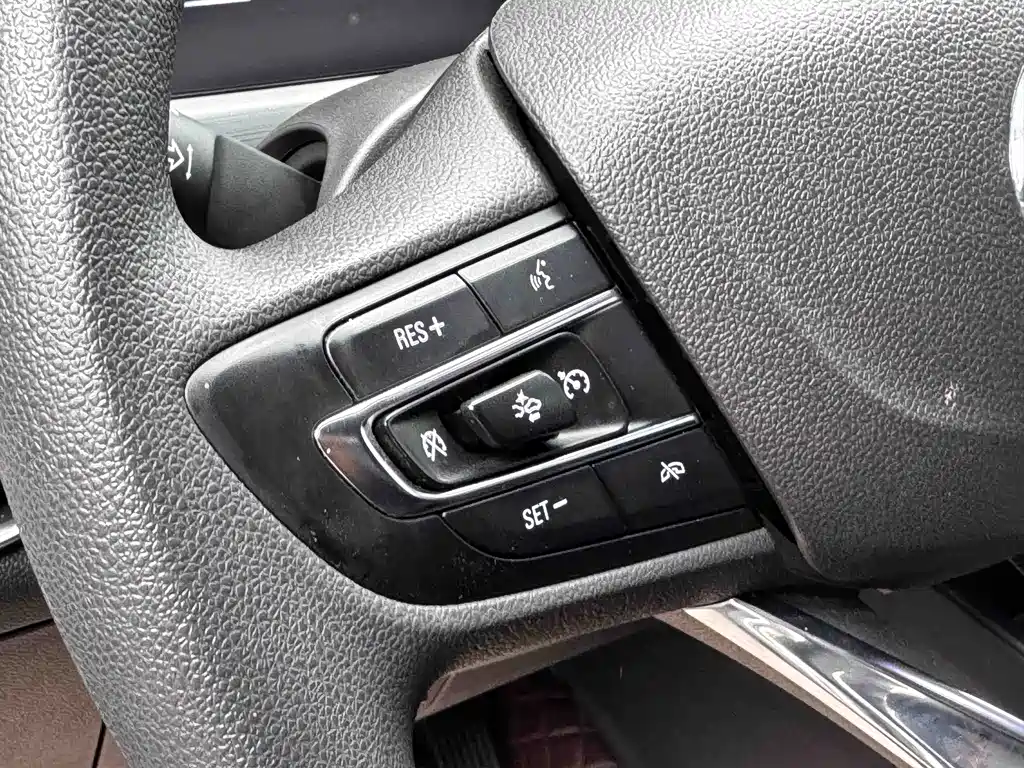 Buick Verano — миниатюра 21