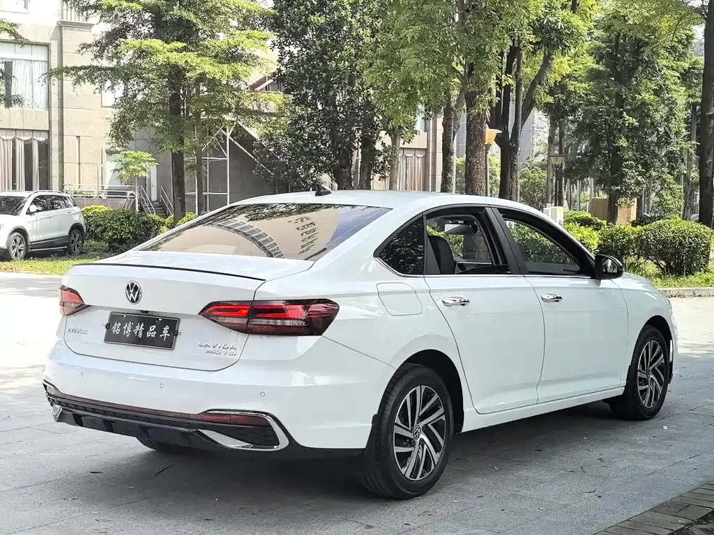 Volkswagen Lavida — миниатюра 6
