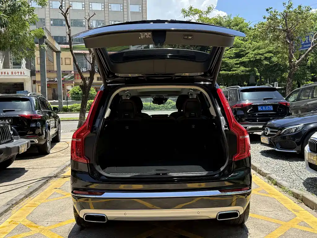Volvo XC90 — миниатюра 18
