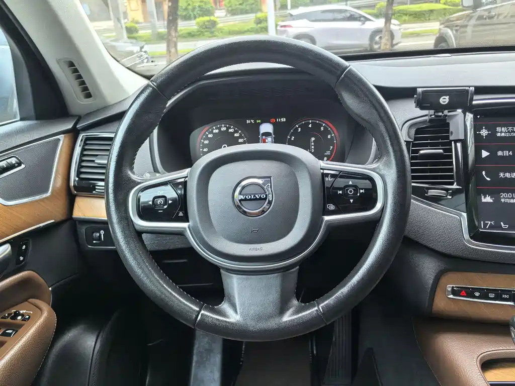 Volvo XC90 — миниатюра 14