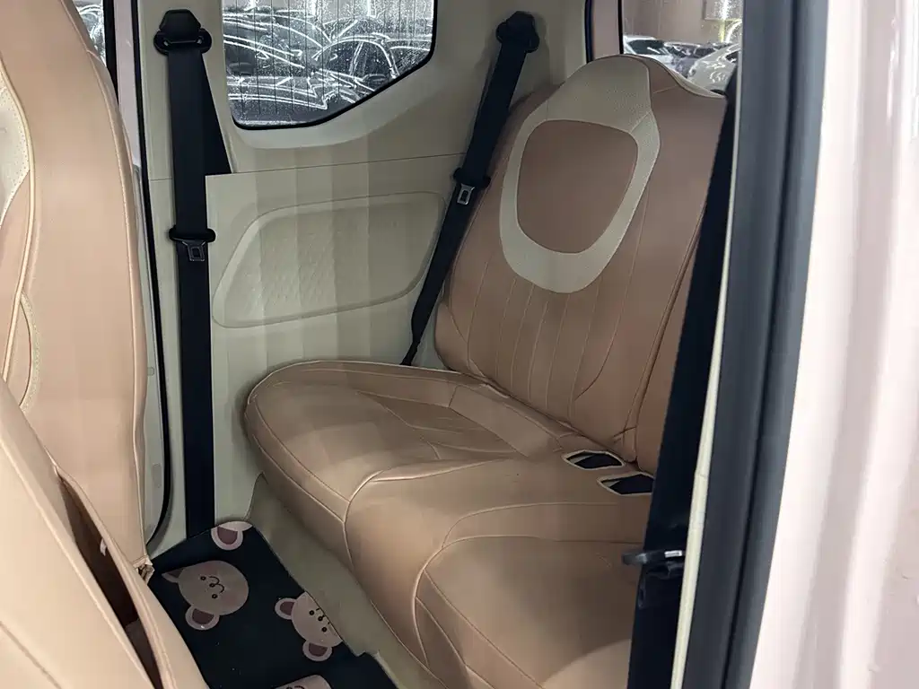 Wuling MINIEV — миниатюра 5