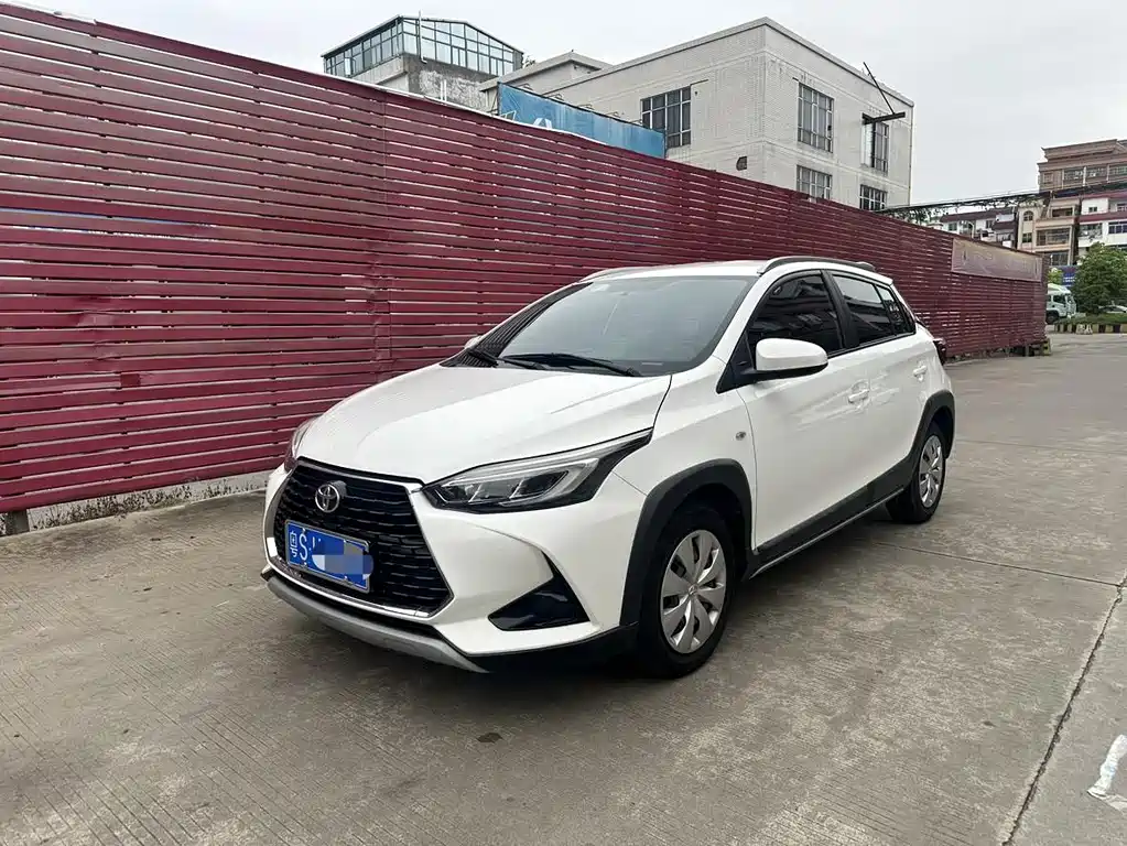 Toyota Yaris L 2021