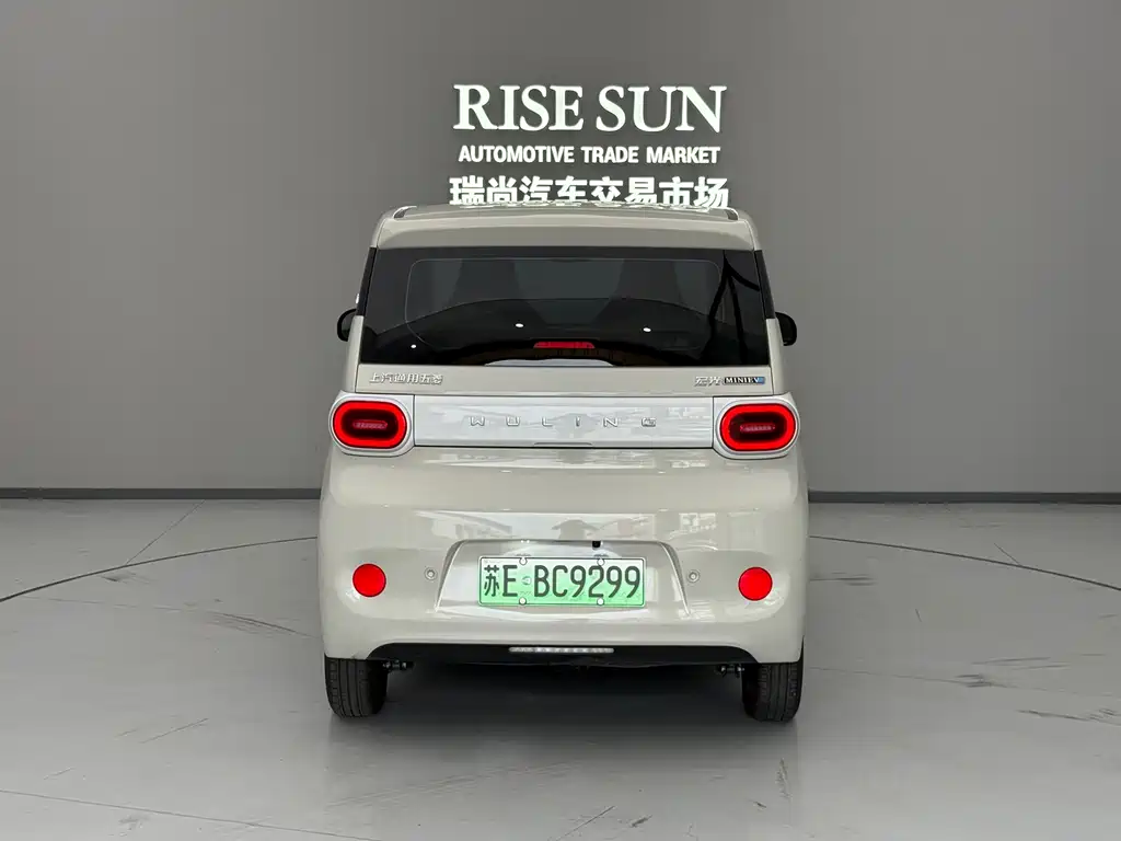 Wuling MINIEV — миниатюра 3