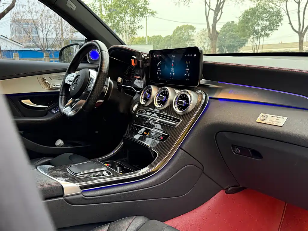 MERCEDES-BENZ GLC AMG