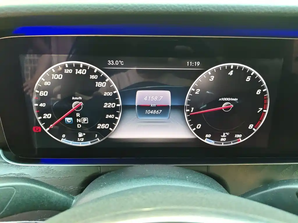 Mercedes-Benz E-Class — миниатюра 7