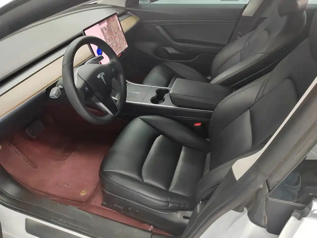Tesla Model 3 — миниатюра 4