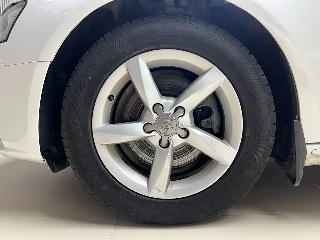 Audi A4L — миниатюра 21