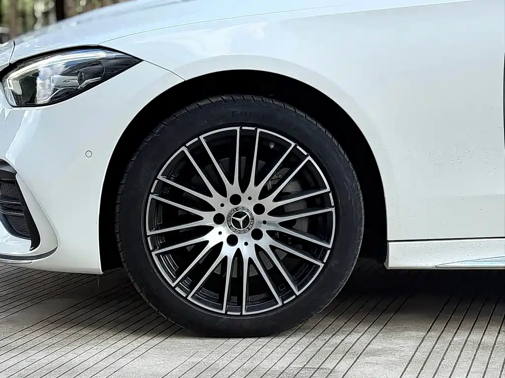 Mercedes-Benz C-Class — миниатюра 12