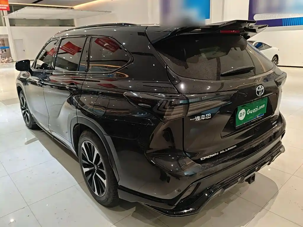 Toyota Crown Kluger — миниатюра 5