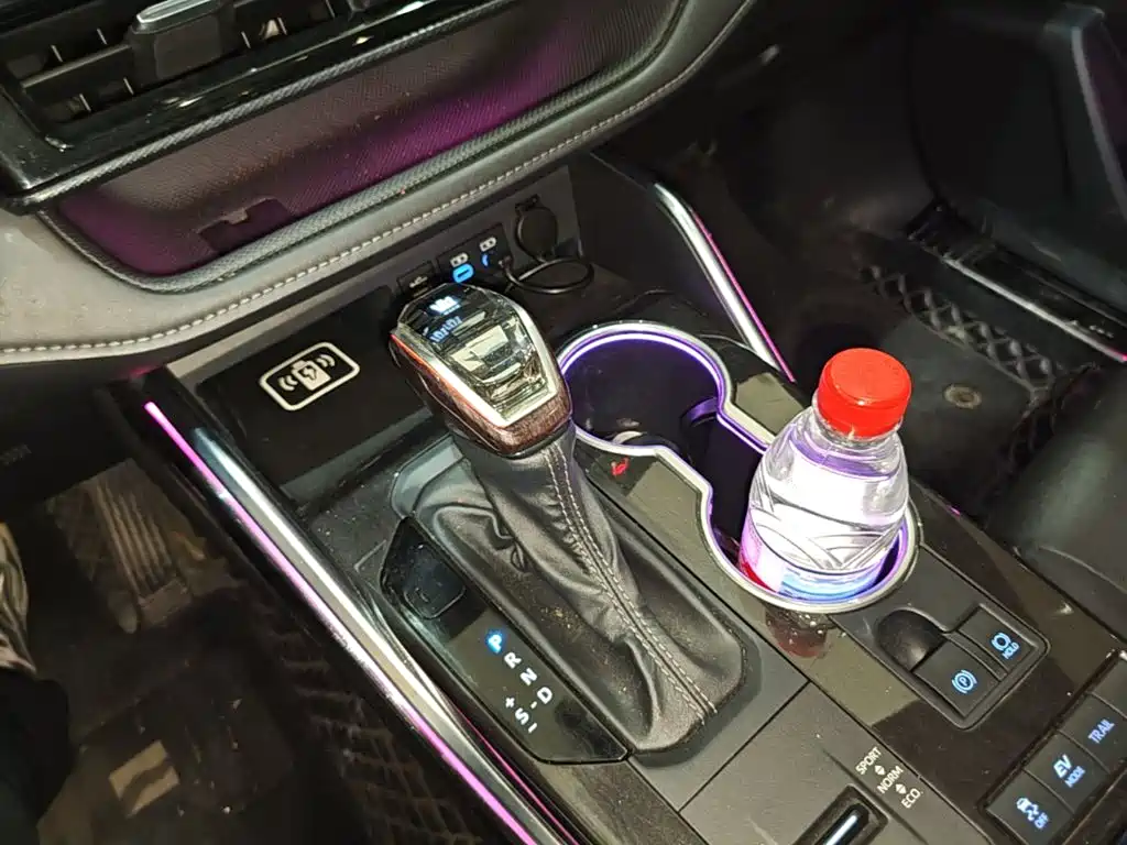 Toyota Crown Kluger — миниатюра 14