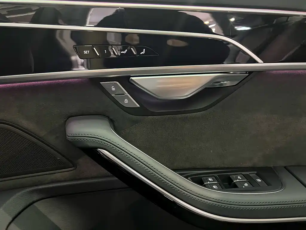 Audi A8 New Energy — миниатюра 16