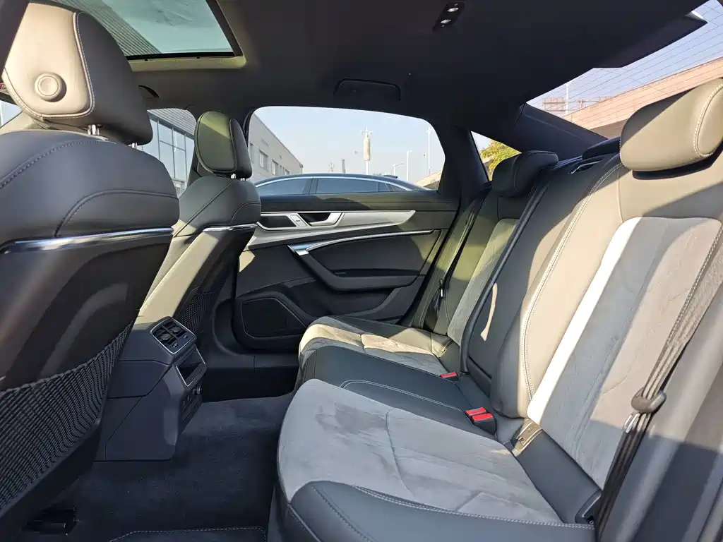 Audi A6L — миниатюра 6