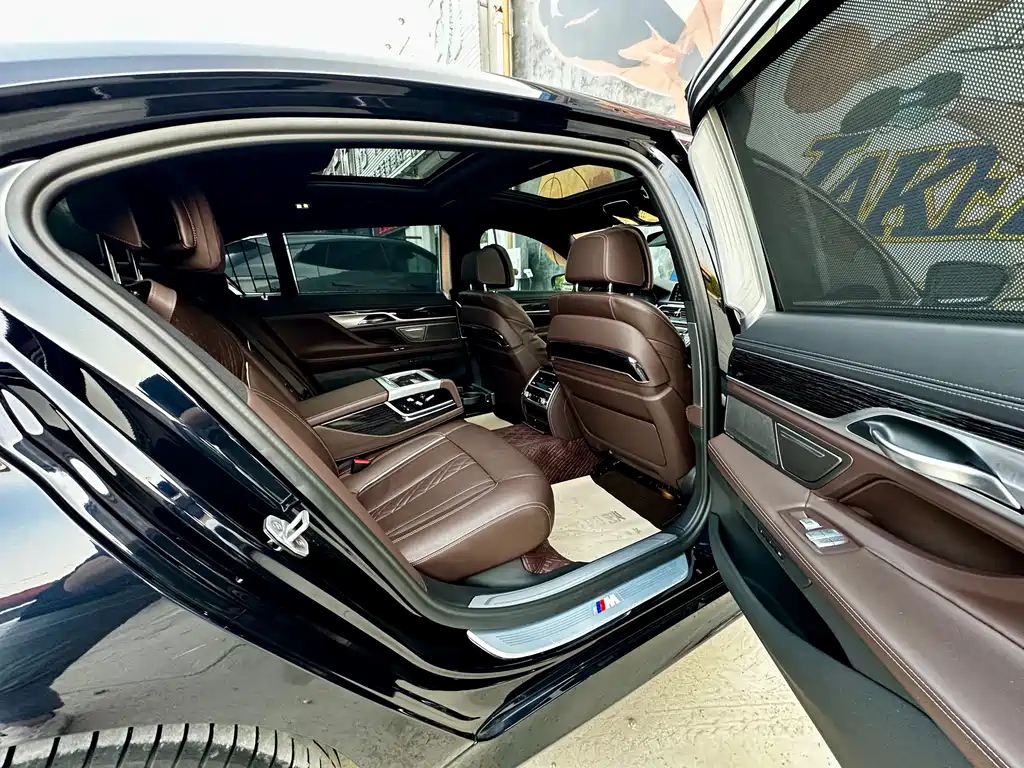 BMW 7 Series 7 2021 730Li M Sport
