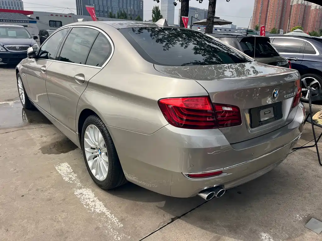 BMW 5 Series — миниатюра 3