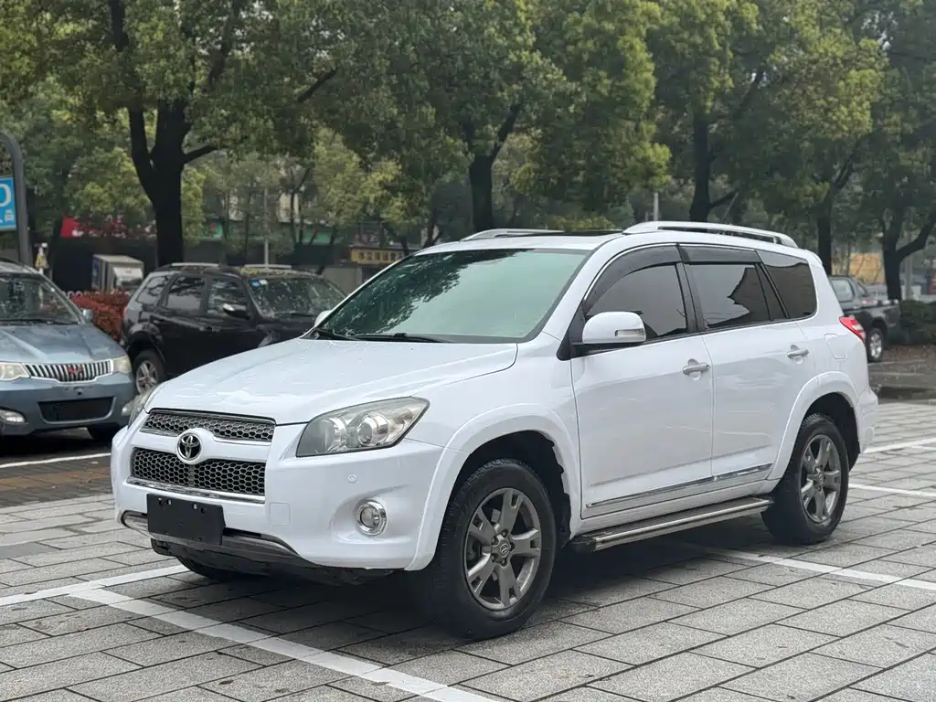 Toyota RAV4 2013