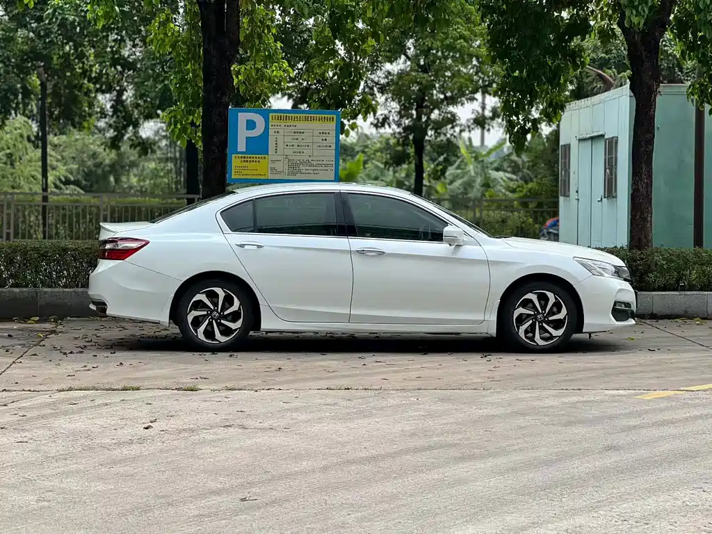 Honda Accord — миниатюра 5