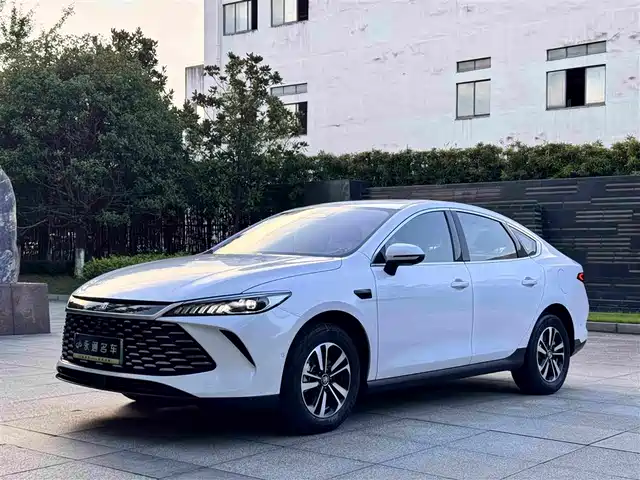 2025 BYD Qin