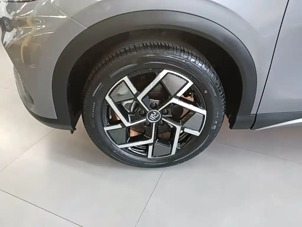 BYD Yuan Plus — миниатюра 23